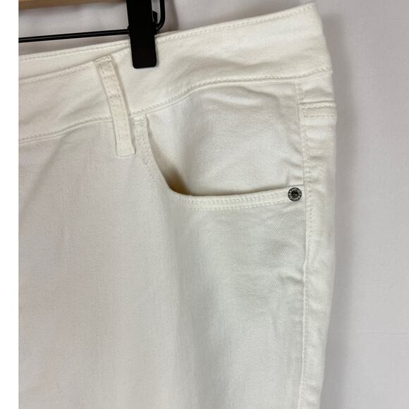 Old Navy Womens Sz 22 White Extra High Rise Rockstar Skinny Raw Hem Slit Jeans‎ - Picture 4 of 8